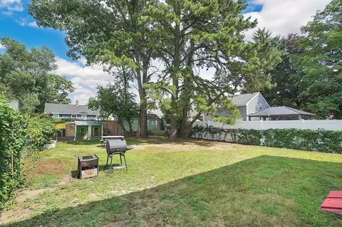 Exterior - 29 Wallace St, Springfield, MA 01119 photo 10 of 10