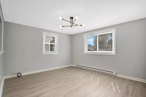 Living - 29 Wallace St, Springfield, MA 01119 photo 3 of 5