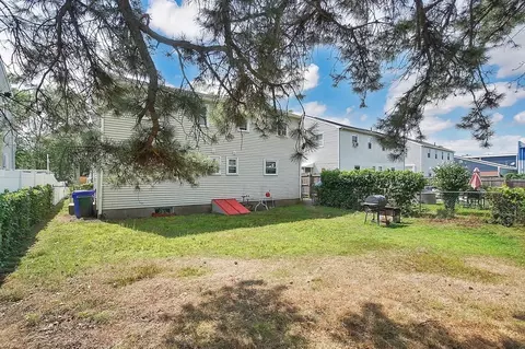 Exterior - 29 Wallace St, Springfield, MA 01119 photo 7 of 10