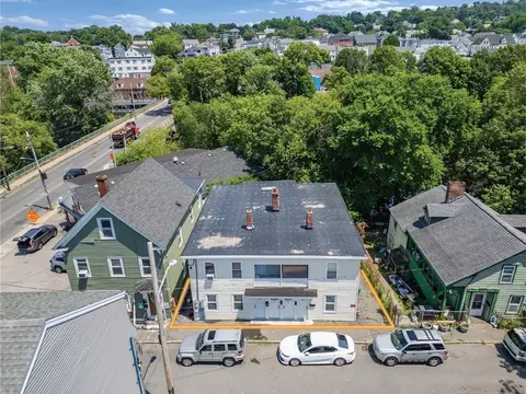 168 Warren Ct, Lowell, MA 01852