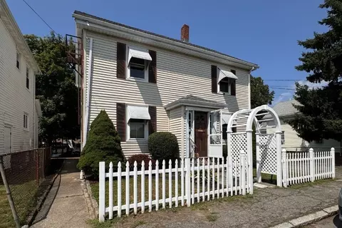 17 Centre St, Waltham, MA 02453