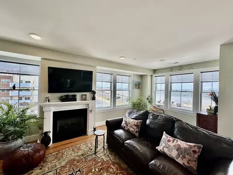 155 Nantasket Ave #404, Hull, MA 02045