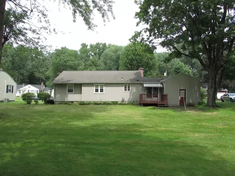 81 Mayher St, Springfield, MA 01104 photo 8