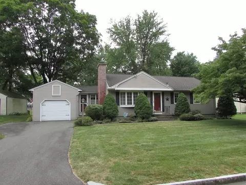 81 Mayher St, Springfield, MA 01104 photo 5