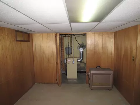 81 Mayher St, Springfield, MA 01104 photo 32
