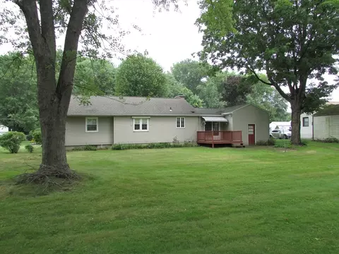 81 Mayher St, Springfield, MA 01104 photo 9