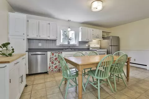 15 Charter St, Exeter, NH 03833 photo 5