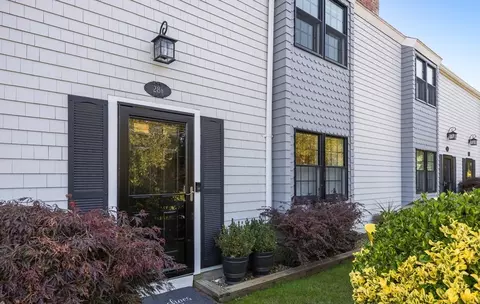 28 Winthrop St #B, Provincetown, MA 02657