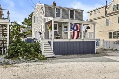 22 Newport St, Marshfield, MA 02050