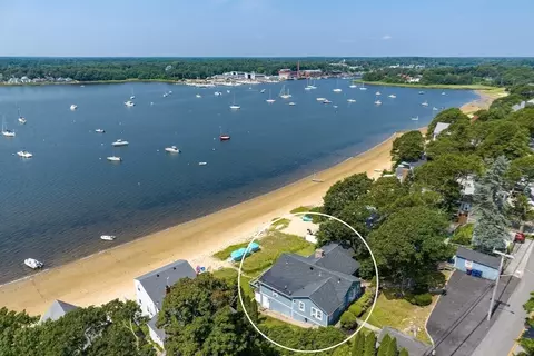 57 Oak St, Wareham, MA 02571 photo 3