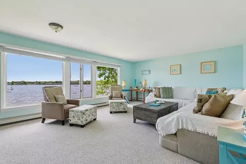 57 Oak St, Wareham, MA 02571 photo 8