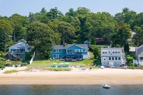 57 Oak St, Wareham, MA 02571 photo 2