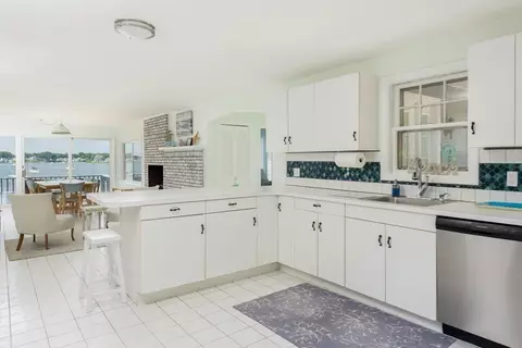 57 Oak St, Wareham, MA 02571 photo 11