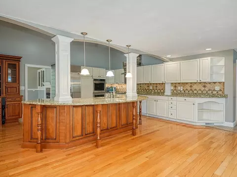 Kitchen - 419 Central Tpke, Sutton, MA 01590 photo 3 of 5