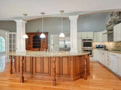 Kitchen - 419 Central Tpke, Sutton, MA 01590 photo 2 of 5