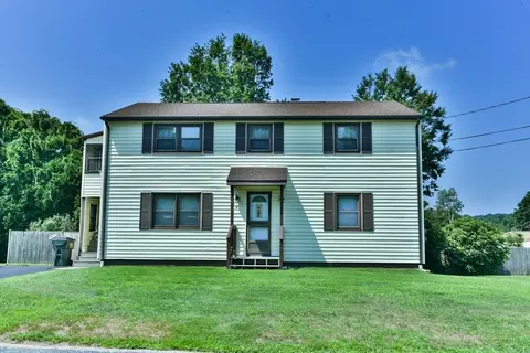 4 Marshall Ter, Dudley, MA 01571 photo 2