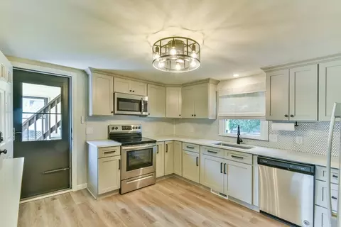 4 Marshall Ter, Dudley, MA 01571 photo 10