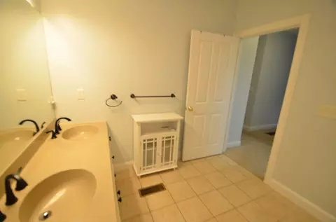100 Kirkbride Dr #122, Danvers, MA 01923 photo 12