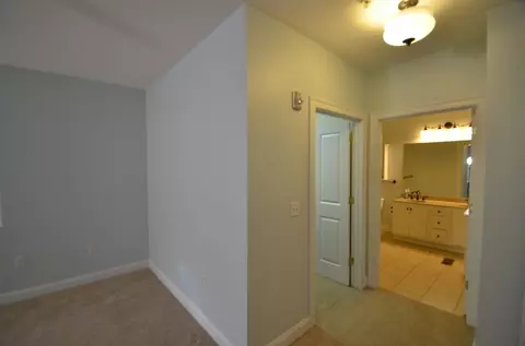 100 Kirkbride Dr #122, Danvers, MA 01923 photo 8