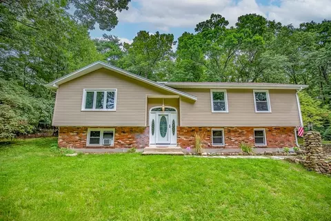 89 Main St, Hampden, MA 01036