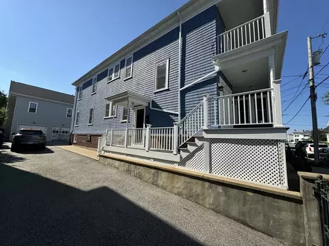 125 Barlow St, Fall River, MA 02723 photo 4