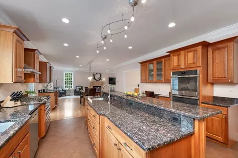 Kitchen - 4 Ryan Farm Rd, Windham, NH 03087 photo 2 of 2