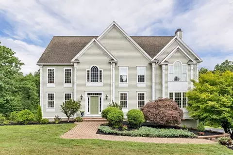 4 Ryan Farm Rd, Windham, NH 03087