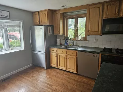 60 Appleton St, Salem, MA 01970 photo 9