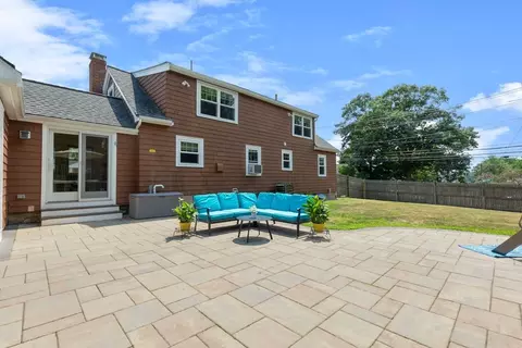 2 Bradley Rd, Danvers, MA 01923 photo 8