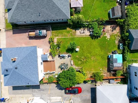161 Foster St, Fall River, MA 02721 photo 3