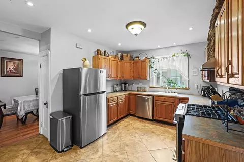 161 Foster St, Fall River, MA 02721 photo 9