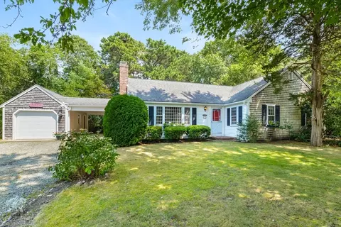 151 Roseland Ter, Barnstable, MA 02648