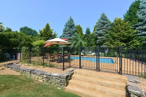 Exterior - 12 Rebekah Ln, Sutton, MA 01590 photo 7 of 8
