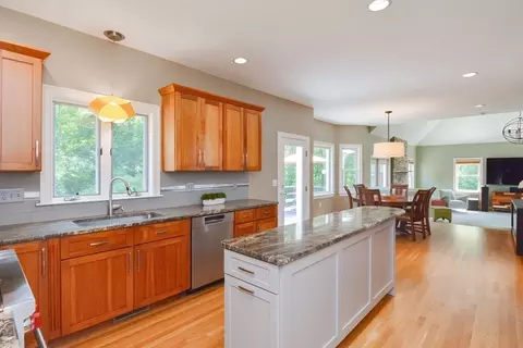 Kitchen - 12 Rebekah Ln, Sutton, MA 01590 photo 2 of 2