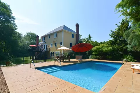 Exterior - 12 Rebekah Ln, Sutton, MA 01590 photo 5 of 8