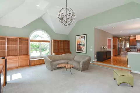 Living - 12 Rebekah Ln, Sutton, MA 01590 photo 3 of 3