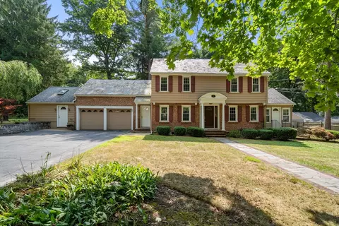 4 Old English Rd, Worcester, MA 01609