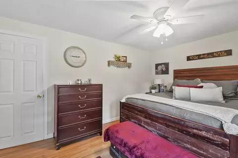 Bedroom - 21 Terry Ln E, Wareham, MA 02571 photo 6 of 7