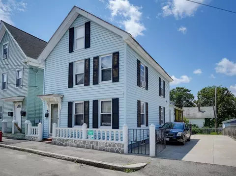 35 Agawam St, Lowell, MA 01852