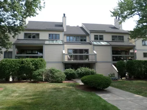 1100 Salem St #55, Lynnfield, MA 01940