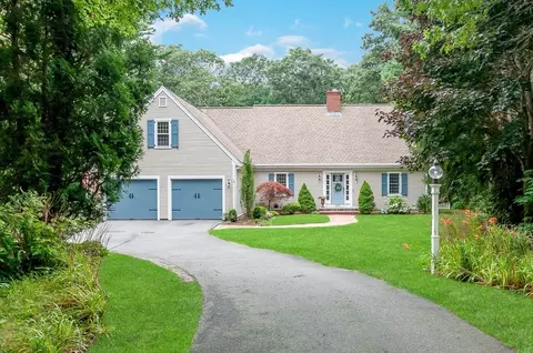 275 Olde Homestead Dr, Barnstable, MA 02648