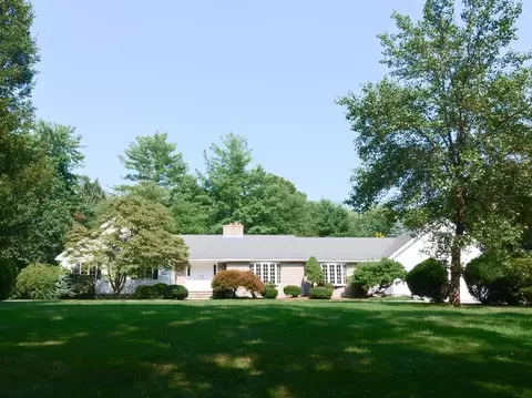 63 Washington St, Mendon, MA 01756