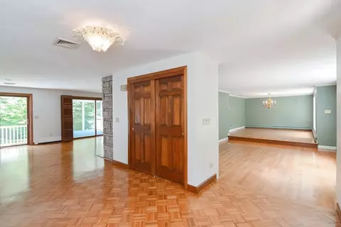 63 Washington St, Mendon, MA 01756 photo 4