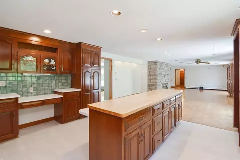 63 Washington St, Mendon, MA 01756 photo 7