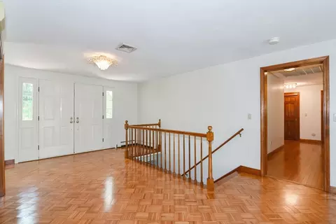 63 Washington St, Mendon, MA 01756 photo 2