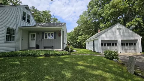 723 Ryan Rd, Northampton, MA 01062 photo 3