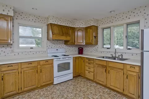723 Ryan Rd, Northampton, MA 01062 photo 12