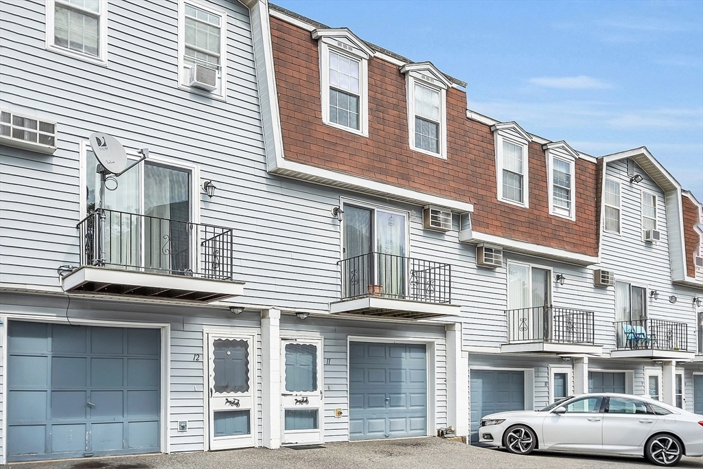 1271 Pawtucket Blvd Unit 11  