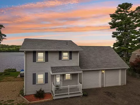 10 Pine Bluff Ave, Merrimac, MA 01860