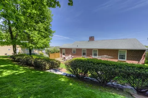 Exterior - 40 Marsh Ave, Worcester, MA 01606 photo 6 of 11